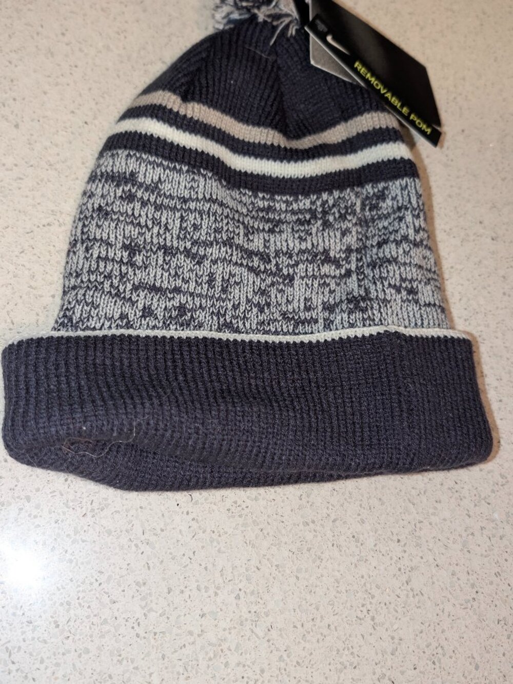 NEW w/Tags-Nike Unisex Black & White 100% Acrylic Winter Beanie w/ Removable Pom